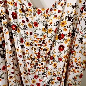 NWTFlower print summer dress with belt.